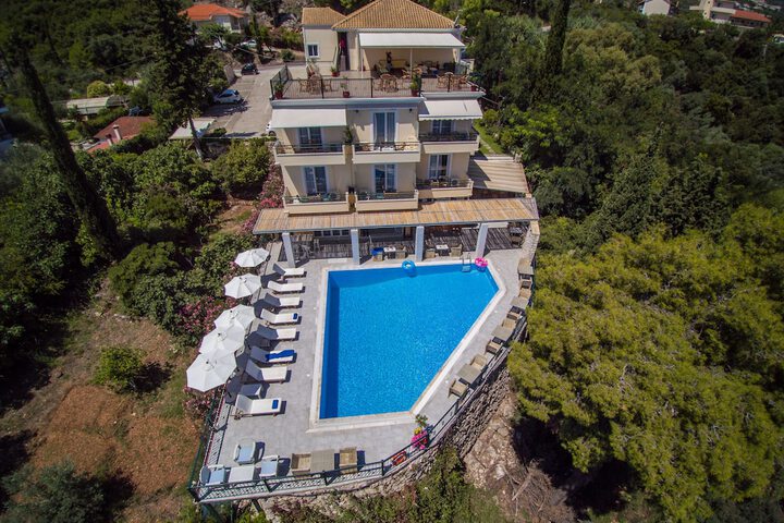 Hotel Pool