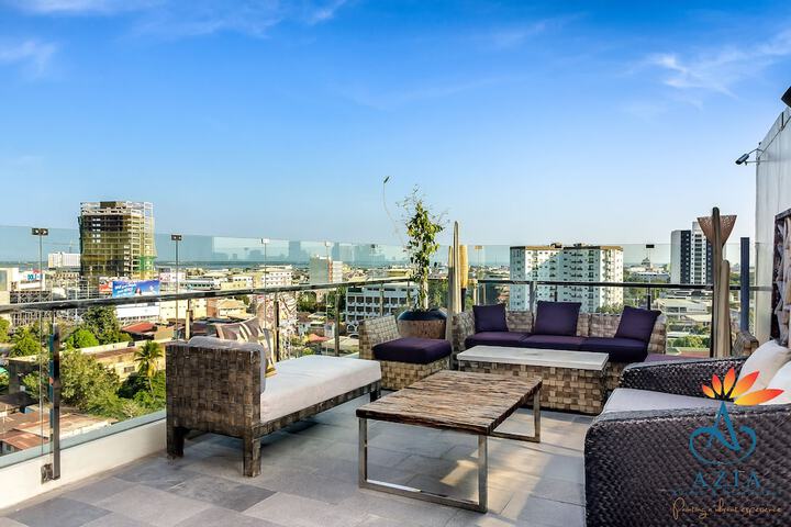 Sundeck 30 of 33