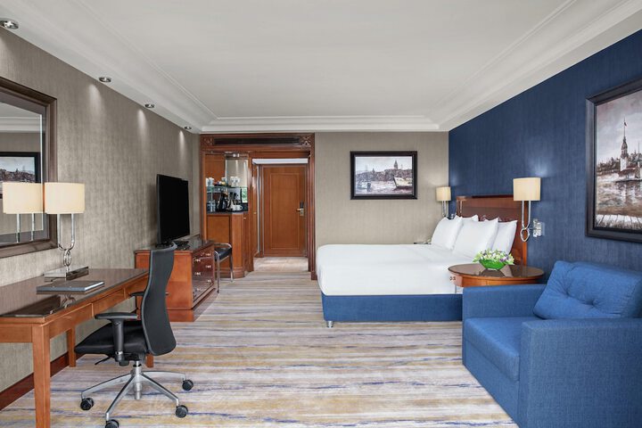 Room 80 of 207