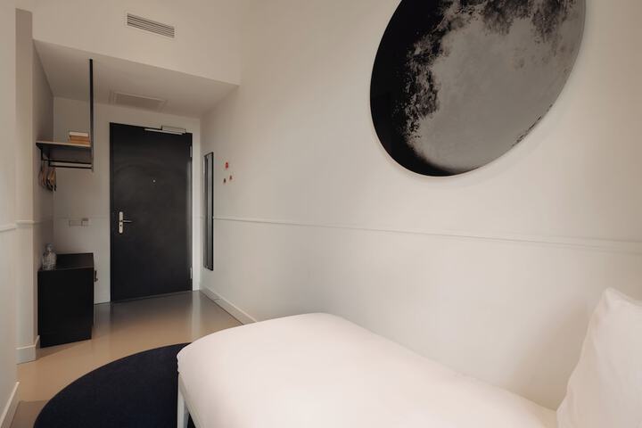 Room 26 of 58