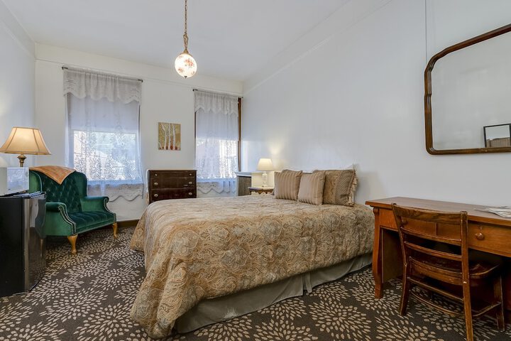 Room 8 of 42