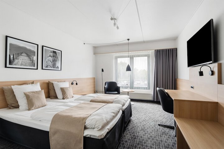 Room 28 of 58