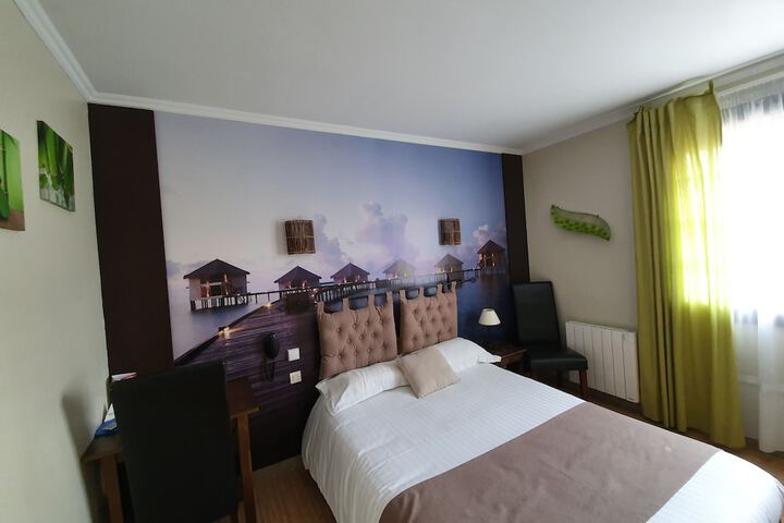 Room 13 of 40