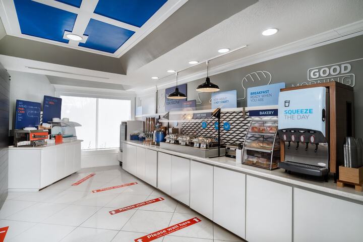 Breakfast/Coffee Service 32 of 43