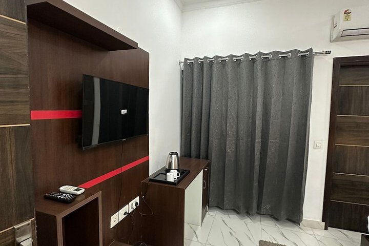 Room 21 of 36
