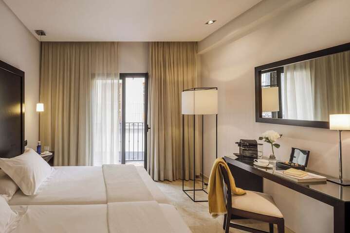 Room 43 of 111
