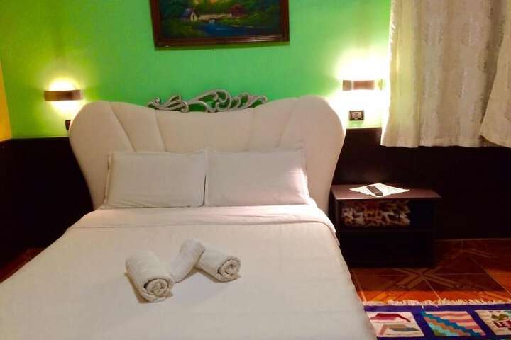 Room 10 of 24