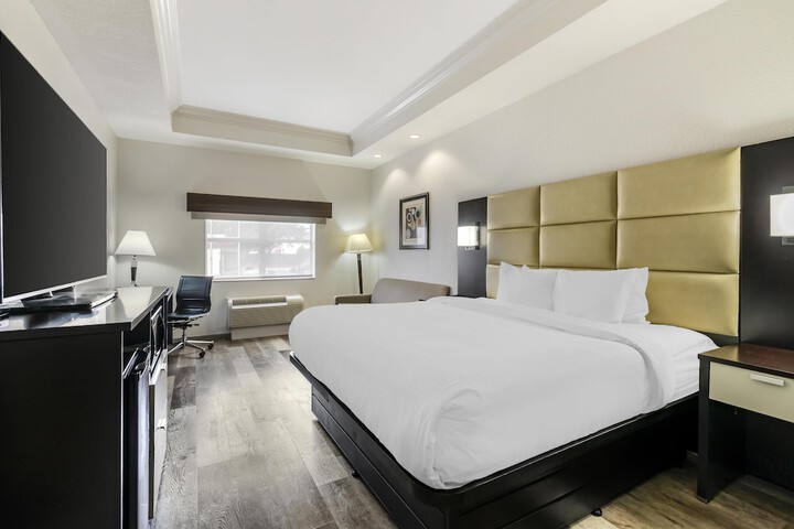 Room 34 of 59