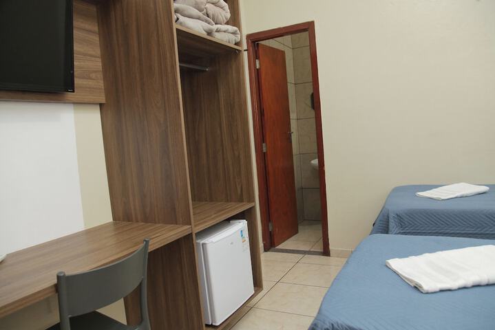 Room 21 of 48