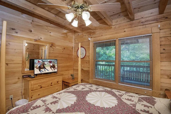 Room 5 of 18