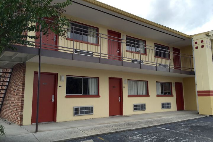 Property Grounds 28 of 36