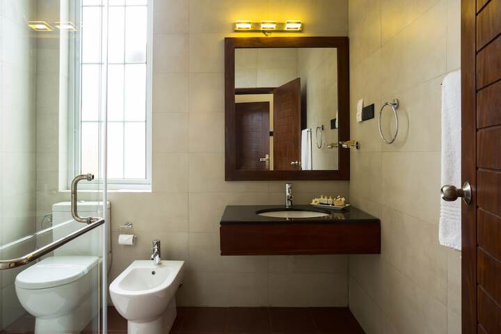 Room 14 of 33