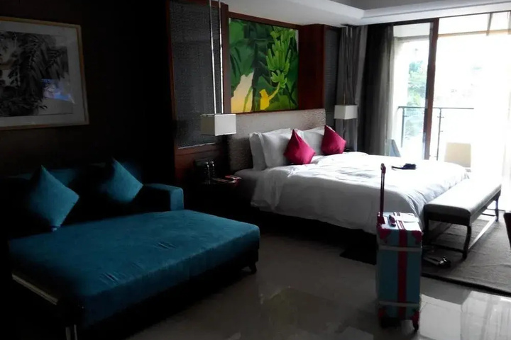 Room 2 of 17