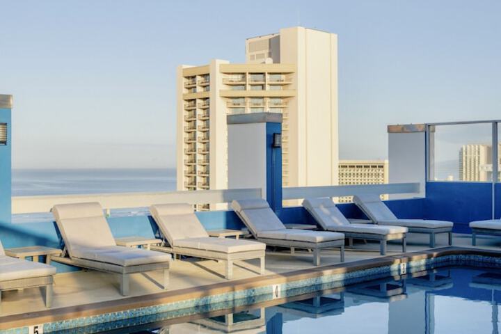 Rooftop pool