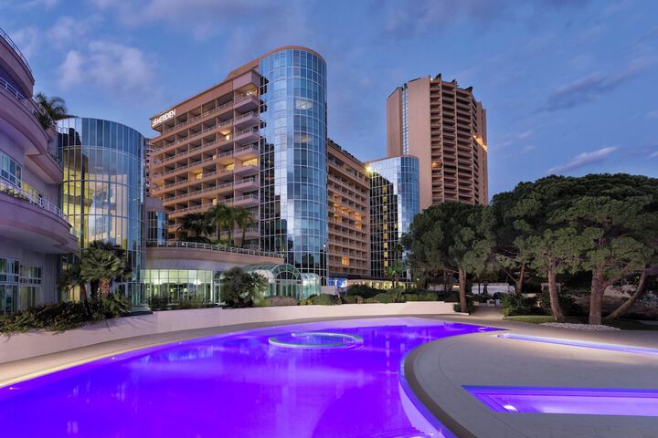 Pool 62 of 212
