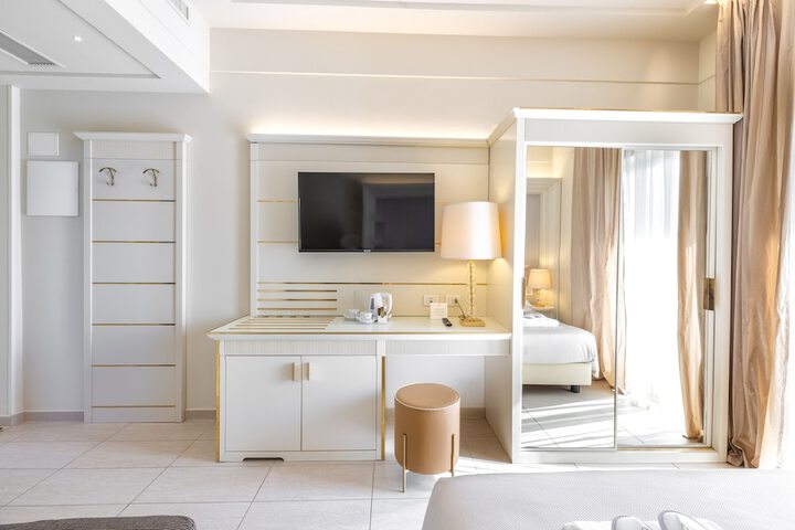 Room 19 of 111