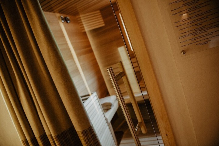 Room 12 of 112