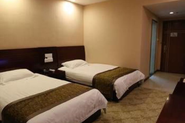 Room 9 of 12