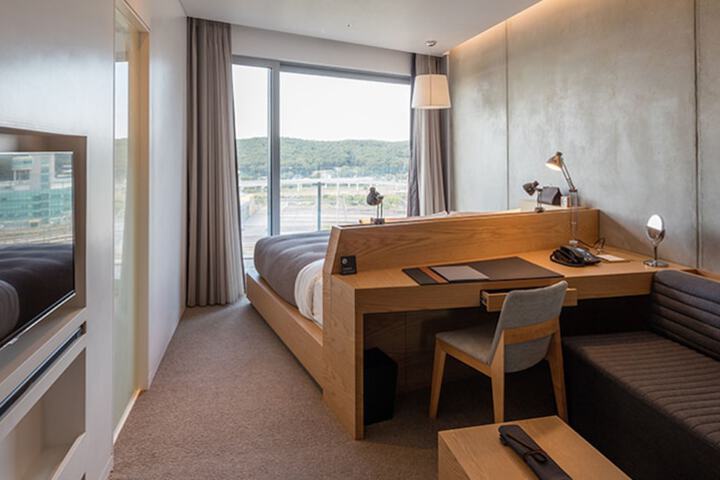 Room 20 of 161