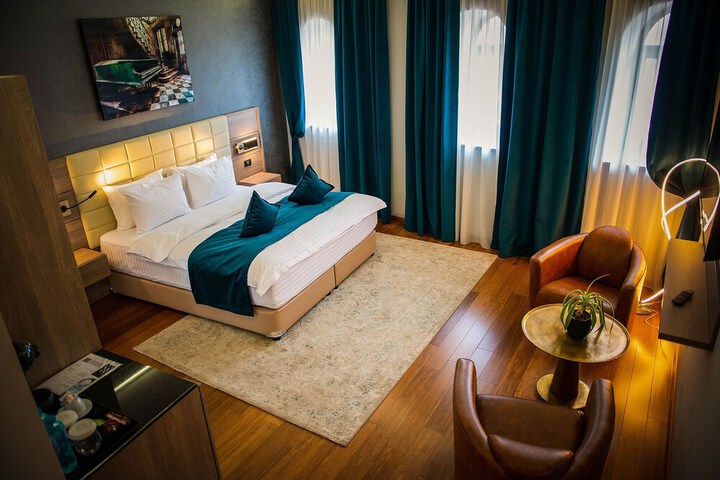 Room 43 of 108