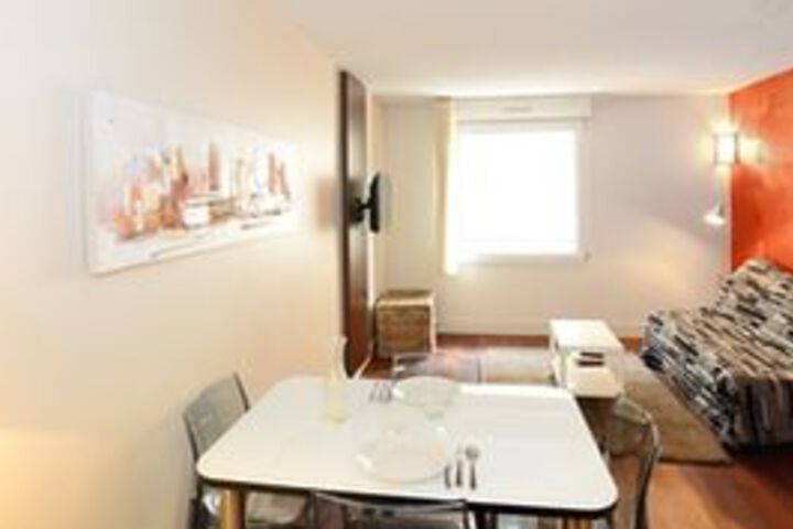Room 7 of 14