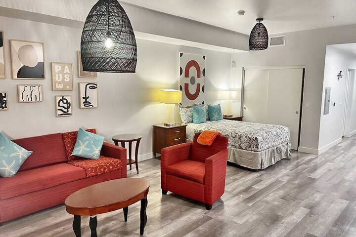 Room 9 of 60