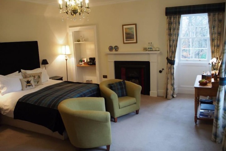 Room 3 of 23