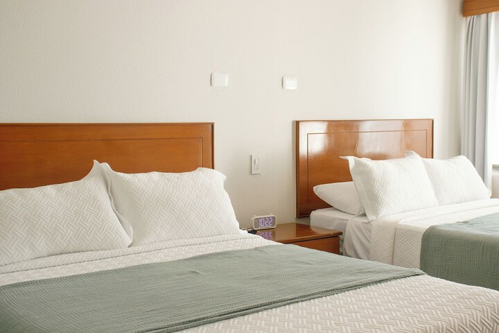 Room 19 of 39
