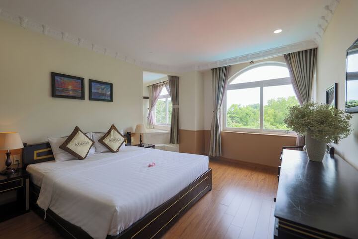 Room 21 of 68
