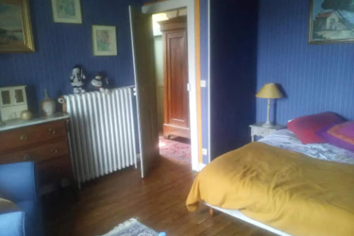 Room 4 of 6