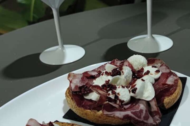 Dining 80 of 127