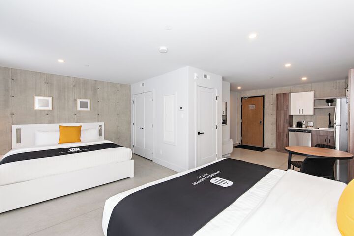 Room 10 of 25