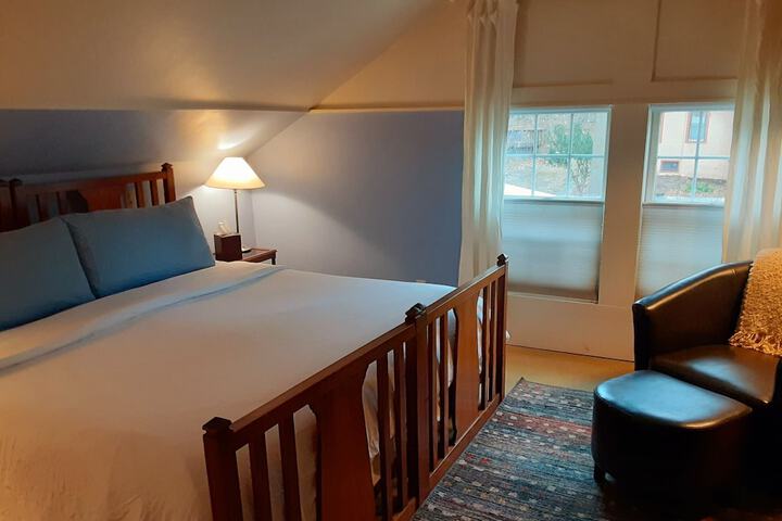 Room 4 of 20