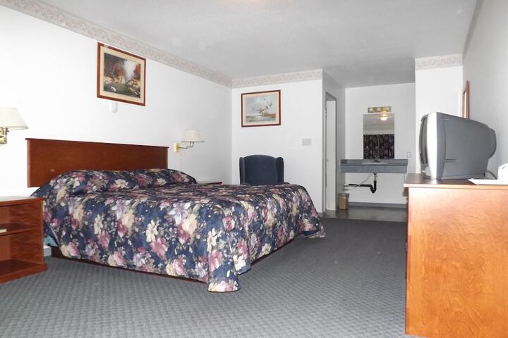 Room 3 of 16