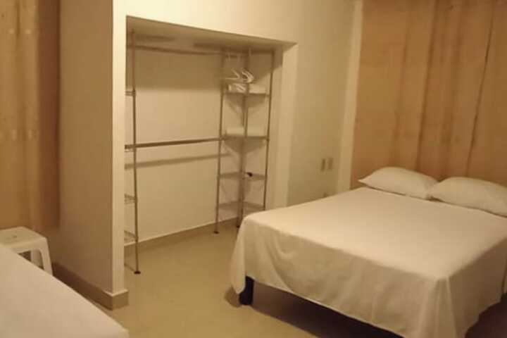 Room 12 of 38