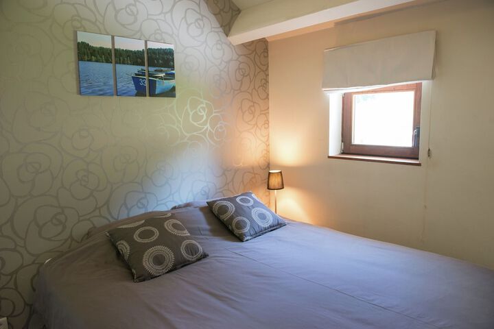 Room 5 of 40