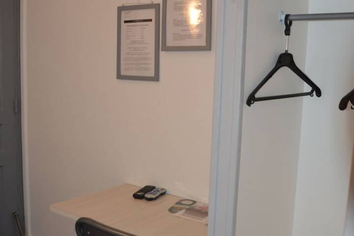 Room 33 of 72