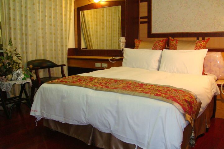 Room 19 of 36