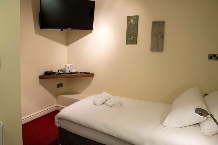 Room 18 of 73