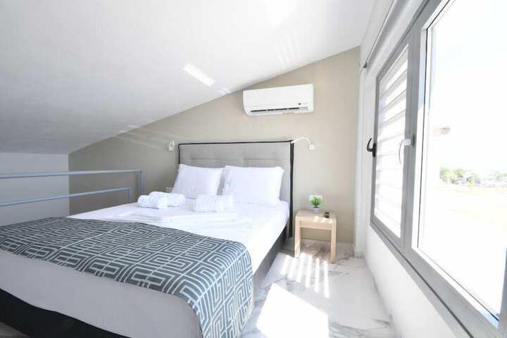 Room 7 of 52