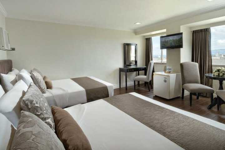 Room 5 of 38
