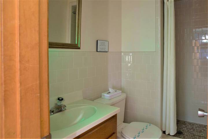 Room 70 of 100