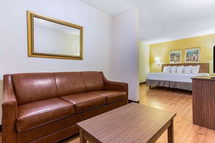 Deluxe Room 1 King Bed Refrigerator, Microwave (2 of 4)