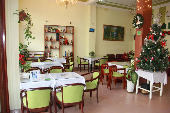 Hotel Suite Photo