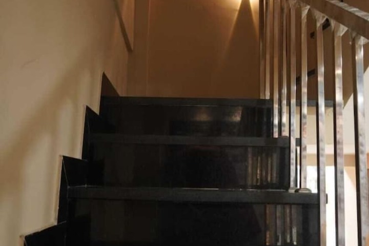 Hotel Bhavya
