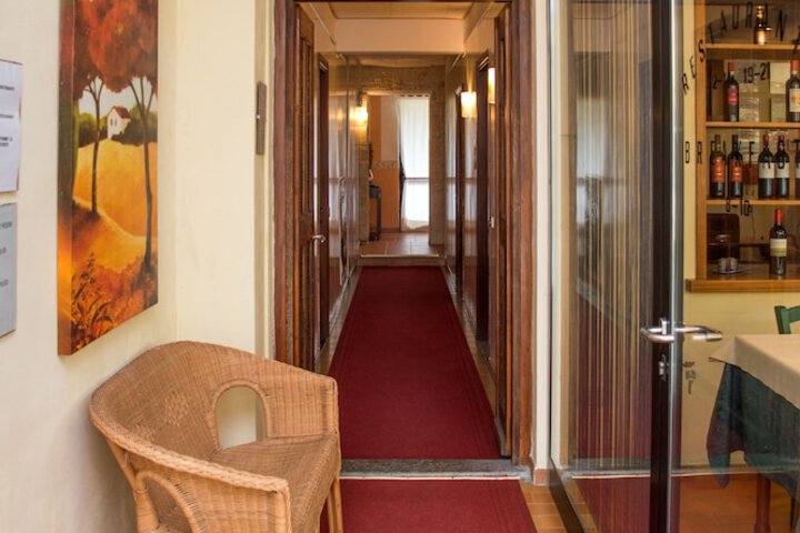 Ballroom/Hall 32 of 41