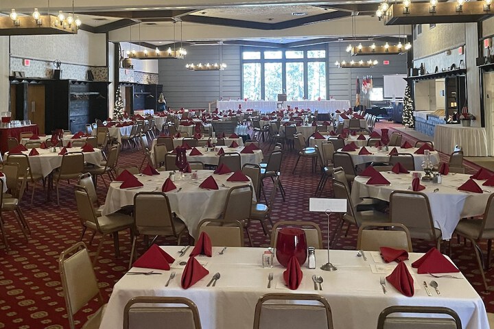 Ballroom/Hall 27 of 30