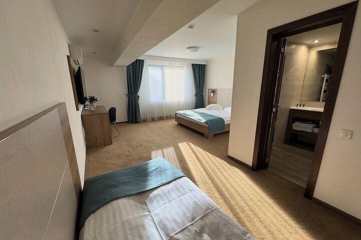 Room 15 of 60