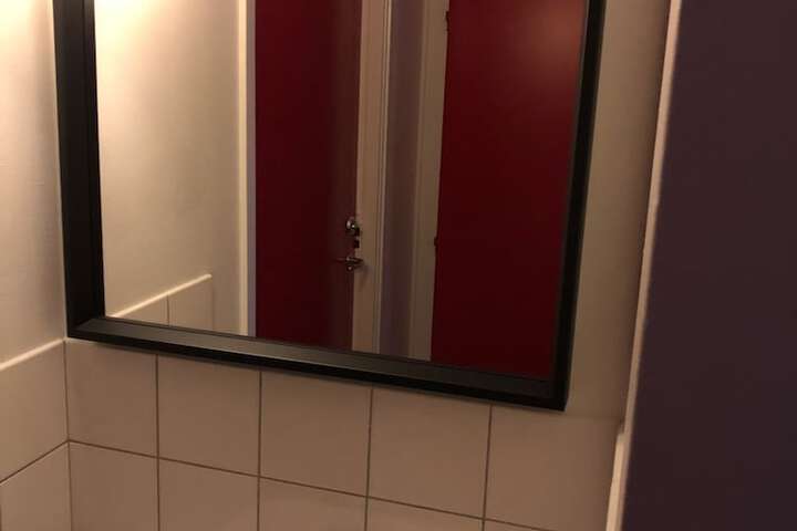 Room 8 of 26