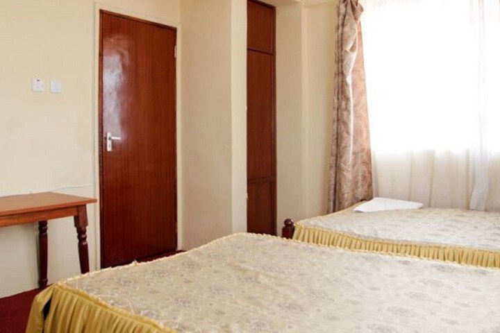 Room 8 of 30